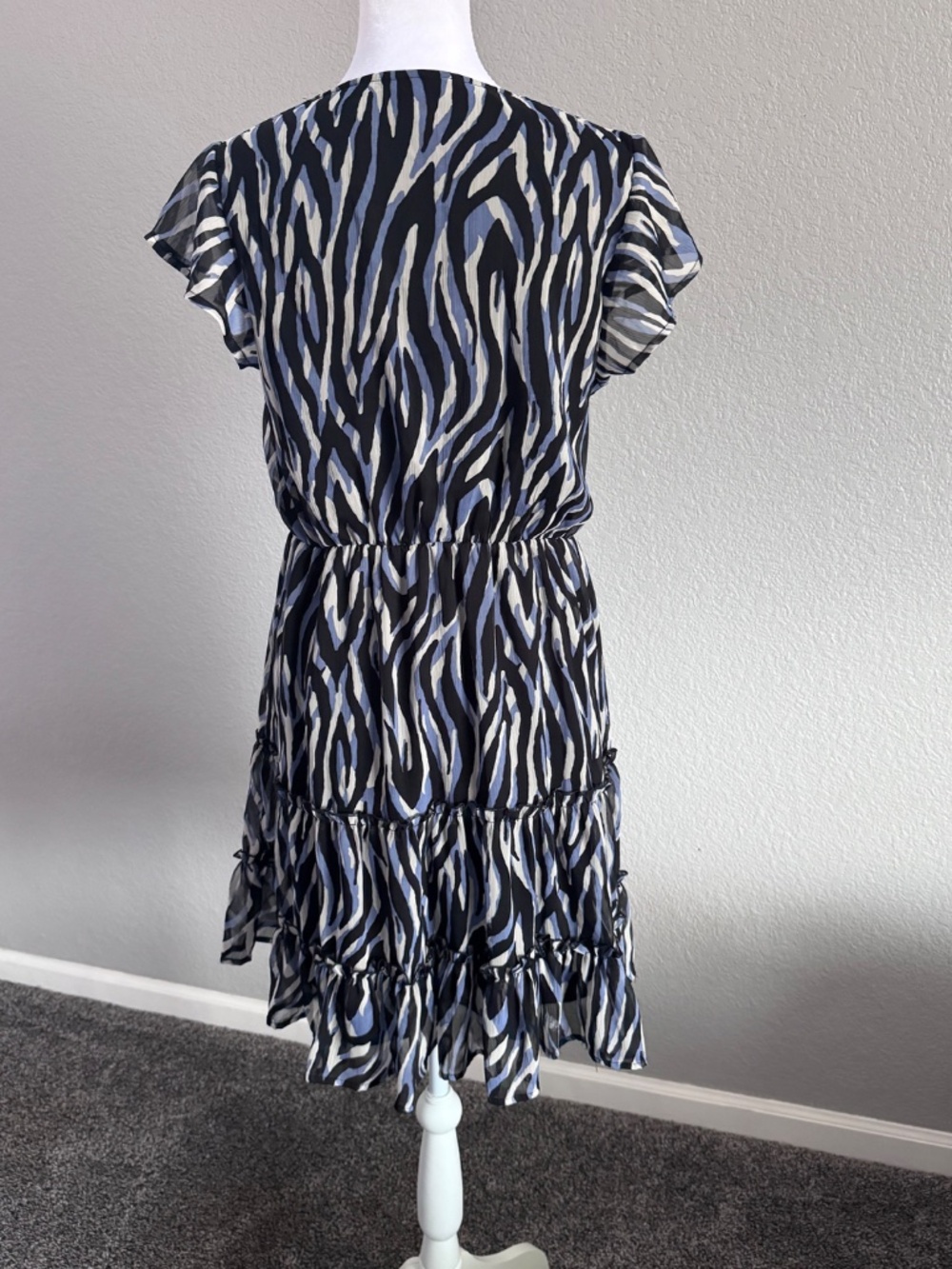 PIGALLE  Zebra Animal Print Tiered Chiffon  Mini Dress Flutter Sleeve Medium M - Picture 4 of 8